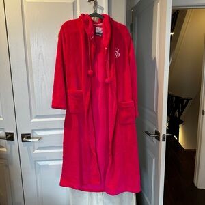 Victoria's Secret Pink Plush Robe